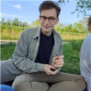 Laureato in Lettere Classiche con il massimo dei voti e due anni di esperienza offre lezioni private di greco e latino